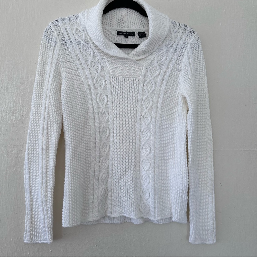 White cable sweater by Jeanne Pierre, lk new Small
